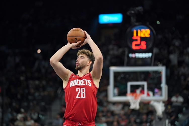 单场砍26+5+7!火箭队23岁控卫崛起,斯通拒绝特雷杨,再添底气